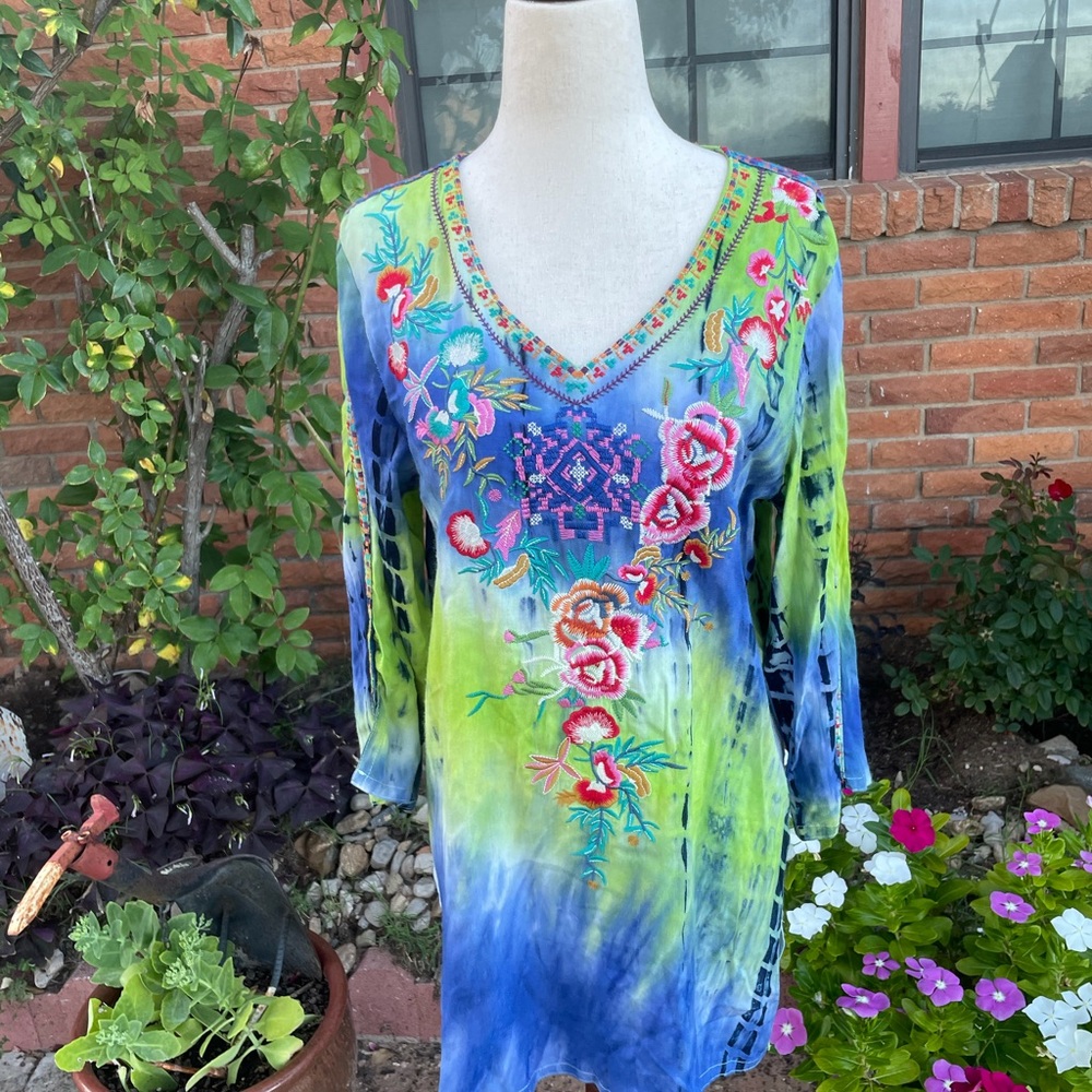 Calesas • Size Small • Blue/Green • Floral • Embroidery • Dress